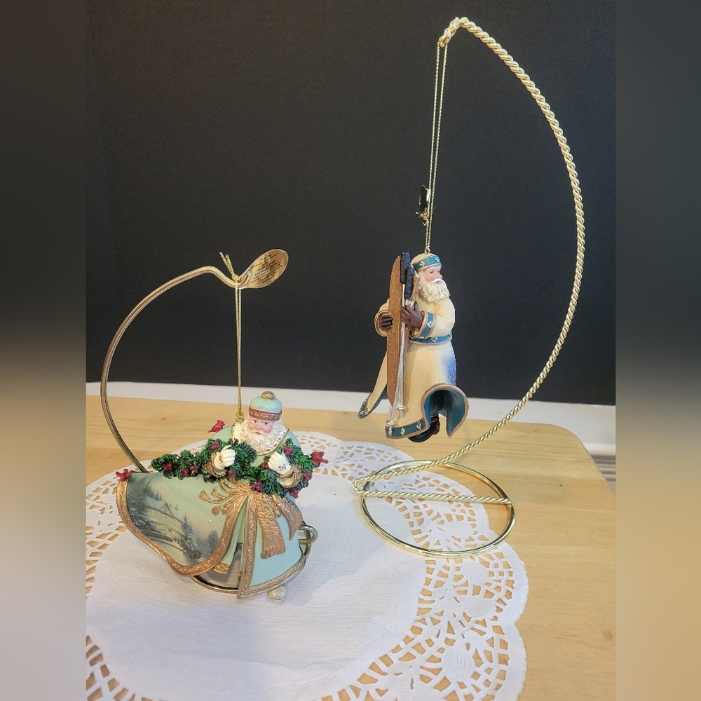 Pair of Ashton-Drake Galleries Thomas Kincaid Old World Santa  Ornaments